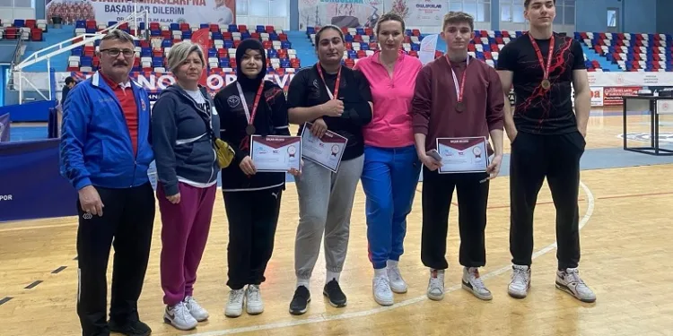 Düzceli sporcular madalya ile döndü