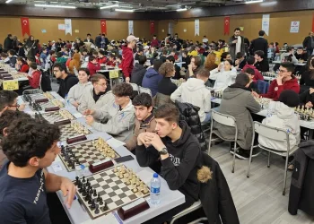Öğrenciler 3 gün boyunca en iyi hamleleri yapmak için stratejilerini konuşturacak