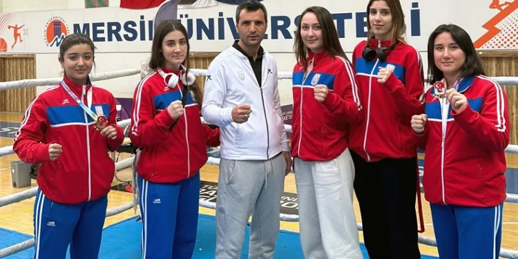 MSKÜ Muay Thai takımından 18 madalya