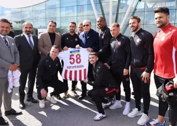 Cumhurbaşkanı Erdoğan’a özel Sivasspor forması