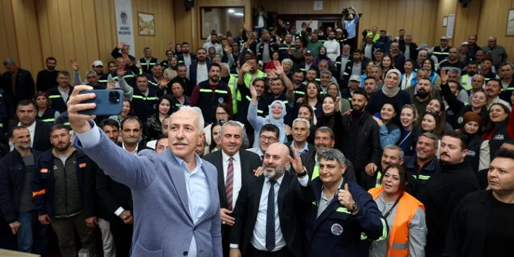 Akdeniz Belediyesinde toplu iş sözleşmesi sevinci