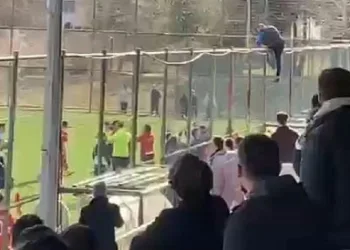 Tokatta cezalı antrenör tel örgüleri aşarak sahaya indi