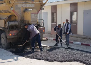 Vartana Prefabrik Yaşam Merkezinde asfalt çalışmaları devam ediyor