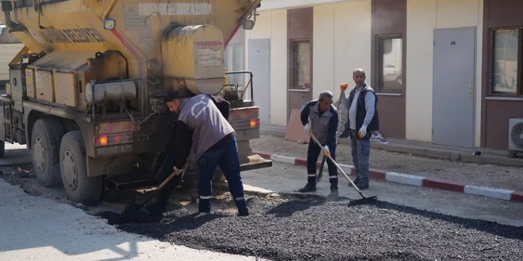 Vartana Prefabrik Yaşam Merkezinde asfalt çalışmaları devam ediyor