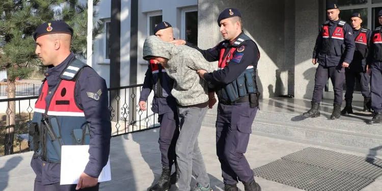 ‘Dur’ ihtarına uymayarak polisi şehit eden sürücü tutuklandı