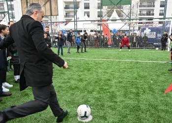 Bursa Büyükşehir’den Nilüfer’e futbol sahası