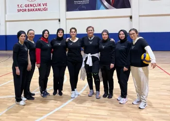 Kadınlar Günü nedeniyle voleybol müsabakası