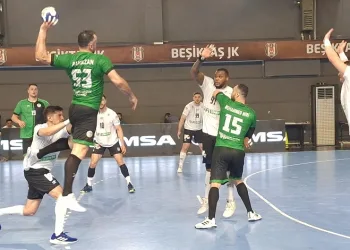 Sakarya Büyükşehir Hentbol liderliği Beşiktaş’tan aldı