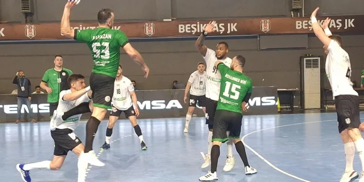 Sakarya Büyükşehir Hentbol liderliği Beşiktaş’tan aldı