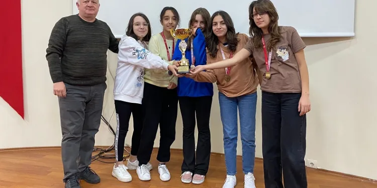 Köyceğiz Atatürk Ortaokulu satrançta il birincisi oldu