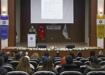 ETÜ’de kadın sağlık yöneticileri paneli düzenlendi