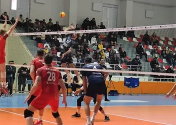 AXA Sigorta Efeler Ligi: TÜRŞAD: 2 – Arkas Spor: 3