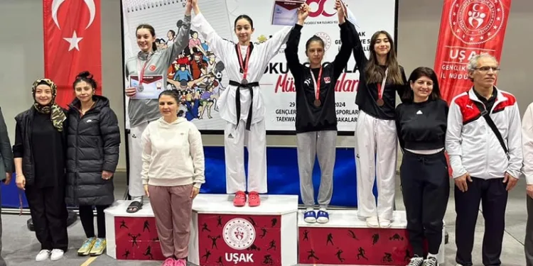 Bilecikli sporcular madalyalarla döndü