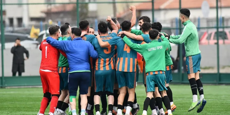 Yahyalıspor’da şampiyonluk coşkusu
