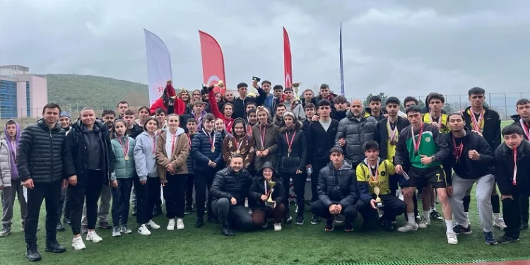 Atletizm gençler müsabakaları yapıldı
