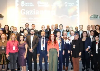 Deprem bölgesindeki yerel üretici potansiyel alıcılarla buluşuyor
