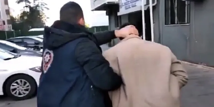 Kişisel verileri ele geçirip bin 750 kişiyi dolandıranlar yakalandı