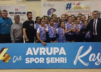 Midi Kızlarda Şampiyon Kayseri Voleybol Kulübü