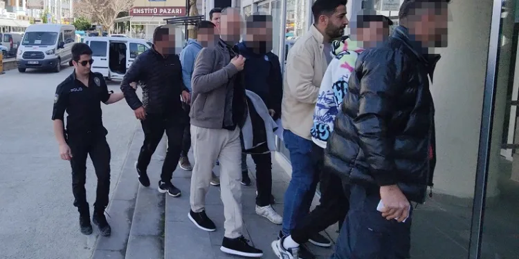 Kuşadası’nda suçüstü yakalanan 6 organizatör tutuklandı