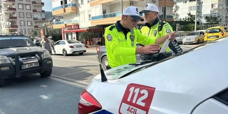 Trafikte kuralları ihlal edenlere 1 milyon 275 bin lira ceza