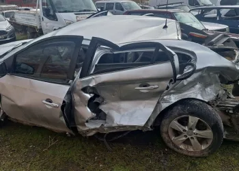 Elazığ’da otomobil bariyerlere çarptı: 1 ölü