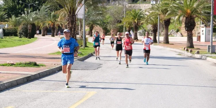 Alanya’da Atatürk Halk Koşusu ve Yarı Maratonu tamamlandı