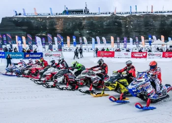 Kar motorlarının sesi Erciyes’te yankılandı