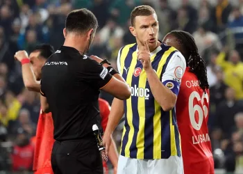 Edin Dzeko: “Bizim en az normal şartlarda 6-7 farkla önde olmamız gerekiyor”