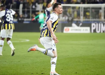 Mert Hakan Yandaş’tan üst üste iki iç saha maçında gol