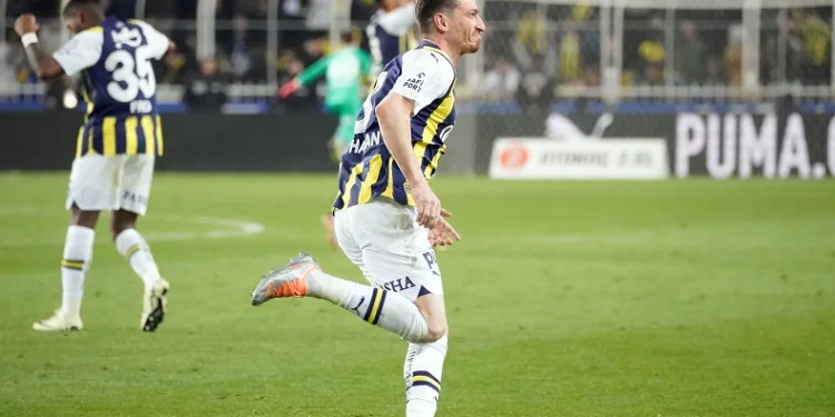 Mert Hakan Yandaş’tan üst üste iki iç saha maçında gol