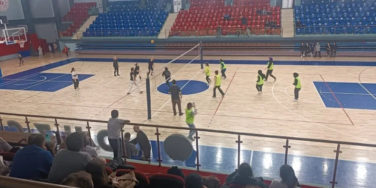 Kadınlar voleybolda kozlarını paylaştı