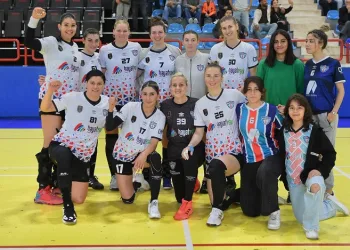 Konyaaltı’nın Mavi Kelebekleri galibiyete doymuyor