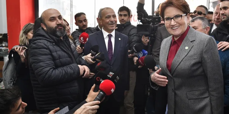 Meral Akşener’den Çubuk ve Pursaklar’da esnaf ziyareti