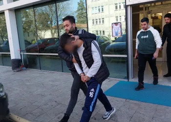 Hasmına tüfekle ateş açıp, kazara 3 çocuğu yaralayan şahıs tutuklandı