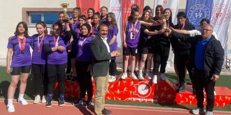 Afyonkarahisar’da Atletizm Gençler Müsabakaları sona erdi