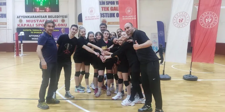 Midi Kız Voleybol İl Müsabakaları tamamlandı