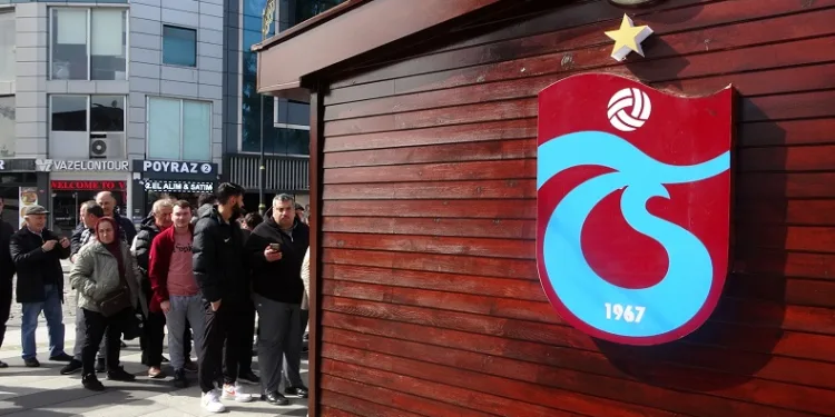Trabzonspor – Fenerbahçe maçının biletleri satışa çıktı