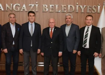 Bursaspor Kulübü’nden Mustafa Dündar’a ziyaret