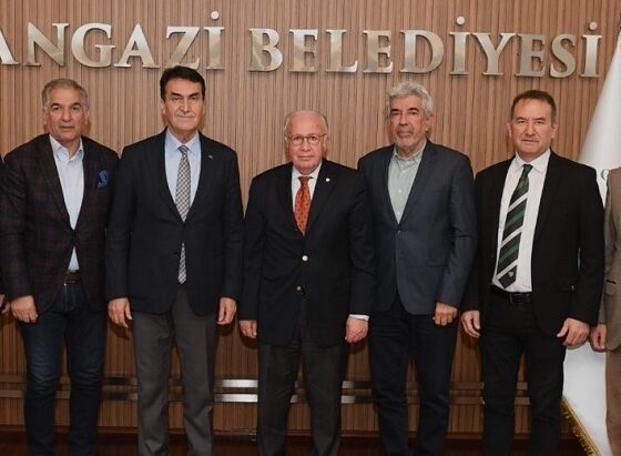 Bursaspor Kulübü'nden Mustafa Dündar'a ziyaret