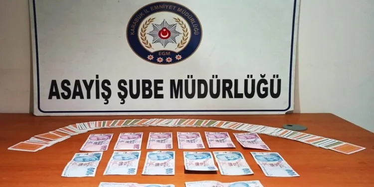 Kumar oynarken yakalanan 5 kişiye para cezası kesildi