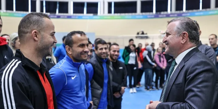 Bakan Bak: “Antrenörlük eğitimini bilimsel esaslara göre yapıyoruz”