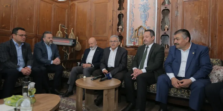 Başkan Memduh Büyükkılıç, STK’ları ziyaret etti