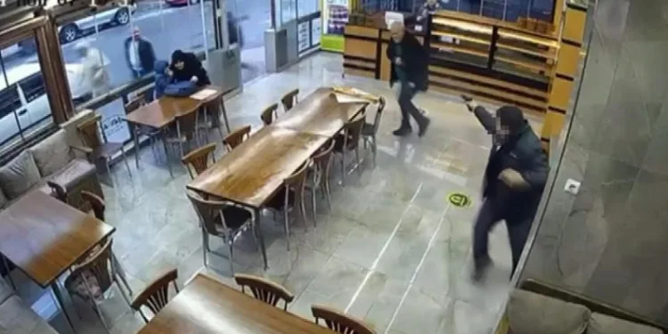 Kurşun yağdırarak komşusunu öldüren zanlı tutuklandı