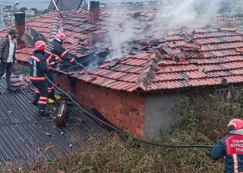 Sakarya’da iftar vakti korkutan yangın