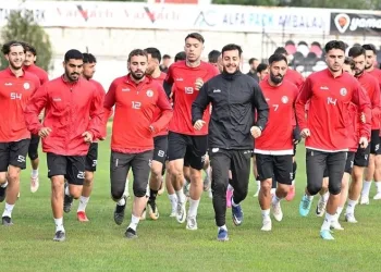 Turgutluspor’da futbolcular antrenmanlara çıkmama kararı aldı