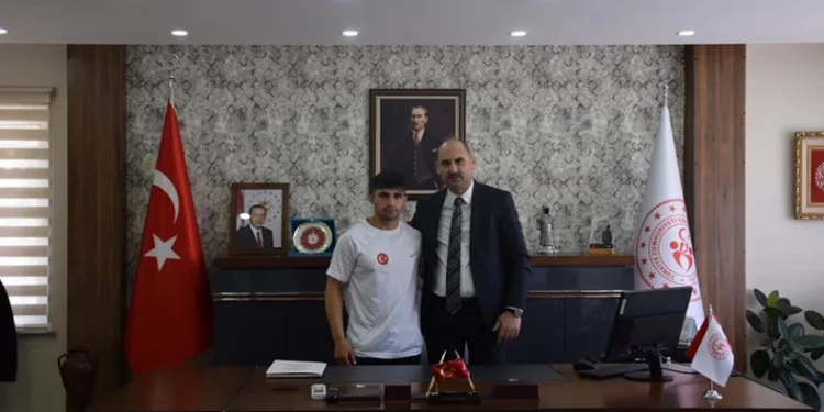 Sporcuya turnuva öncesi destek oldu
