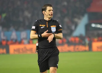 Halil Umut Meler 3. kez Trabzonspor – Fenerbahçe maçında düdük çalacak