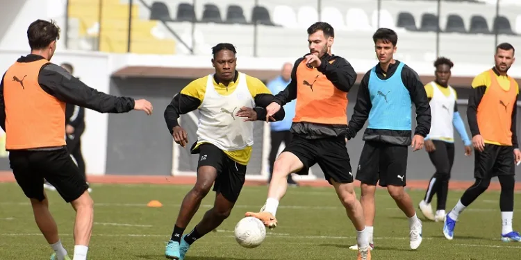 Manisa FK, Çorumspor hazırlıklarını sürdürüyor