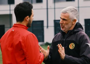 Eskişehirspor, Önder Karaveli yönetiminde ilk antrenmanını yaptı