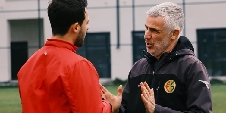 Eskişehirspor, Önder Karaveli yönetiminde ilk antrenmanını yaptı